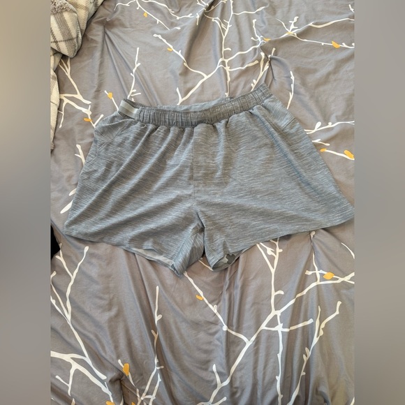 Lululemon surge short out of mind liner 4” shorts - Picture 3 of 5